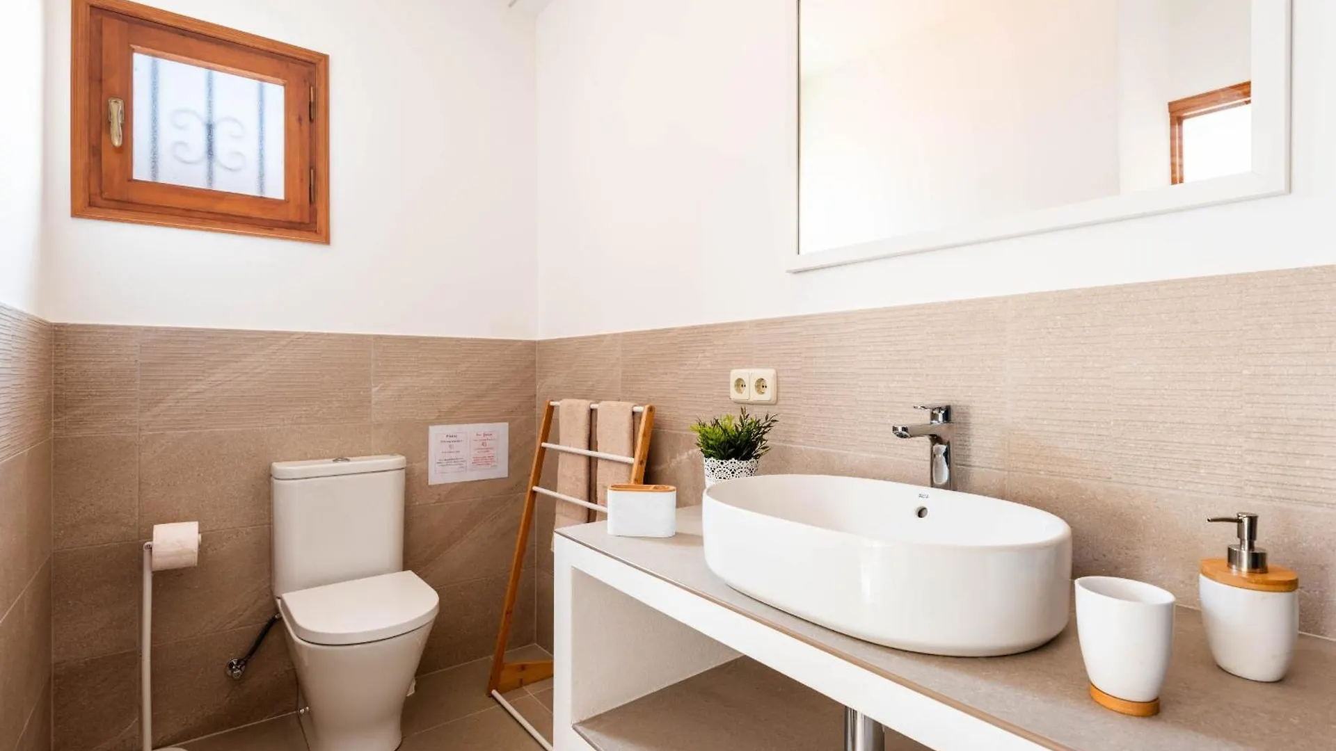 Villa Acantilado フェレリエス